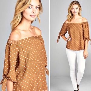 Off the shoulder polka dots ❤️